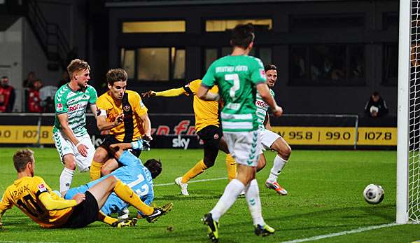 Die Vorentscheidung: Fürth macht in der zweiten Halbzeit das 2:0 gegen Dresden