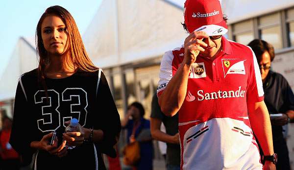 Dasha Kapustina (l.) begleitete ihren Lebensgefährten Fernando Alonso in Suzuka