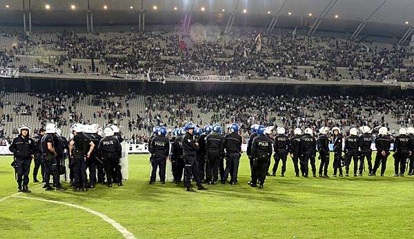 Beim Derby zwischen Besiktas und Galatasaray kam es zu schweren Ausschreitungen