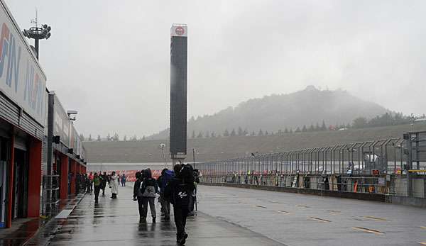 Das Wetter lässt in Motegi noch keinen Start des Moto3-Trainings zu