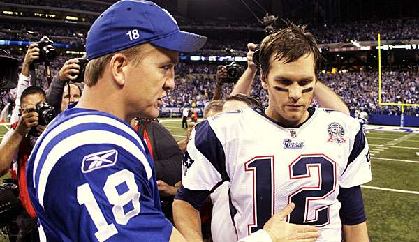 Peyton Manning (l.) und Tom Brady sind zwei der besten Quarterbacks der NFL