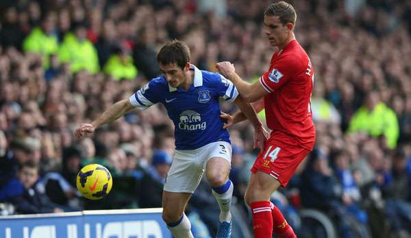 Leighton Baines (l.) erlitt die Verletzung am Samstag beim 3:3 im Merseyside-Derby