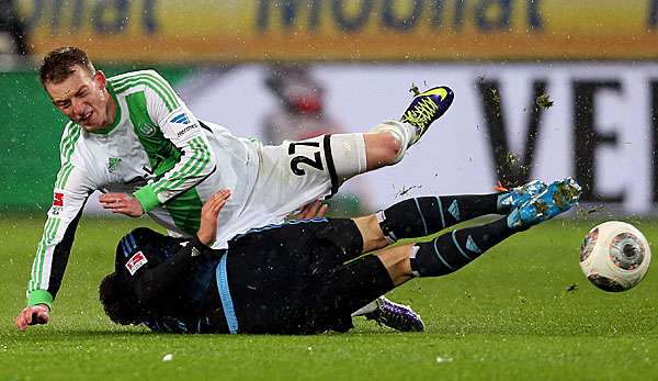 Hart umkämpft: Der HSV und die Wölfe schenkten sich im Freitagabend keinen Zentimeter