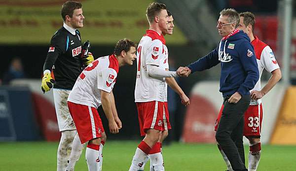 Peter Stöger und seine Kölner wollen nach der bitteren Pokal-Niederlage in Hamburg wieder aufstehen