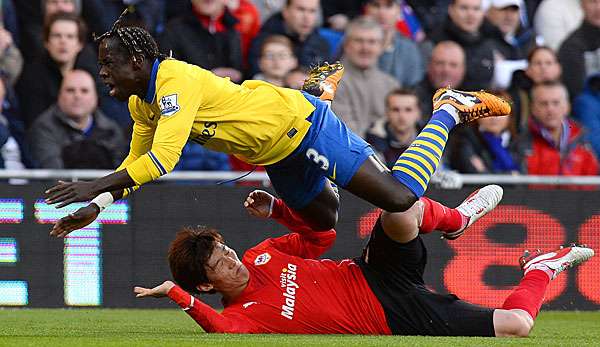 Bacary Sagna (o.) wechselte 2007 vom AJ Auxerre zu den Gunners