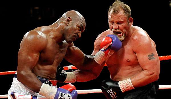 Evander Holyfield (l.) gewann 44 seiner 57 Kämpfe 