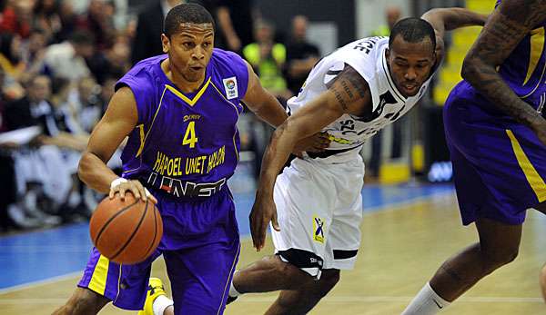 Dominic Waters (l.) spielte in seiner Karriere bereits in Israel, Slowenien, Belgien und Spanien. 