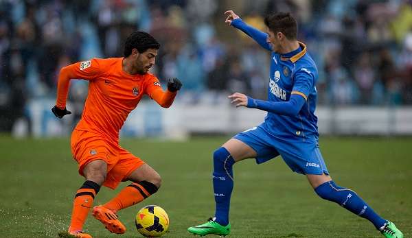 Carlos Vela (l.) erzielte in dieser Saison schon neun Tore für Real Sociedad