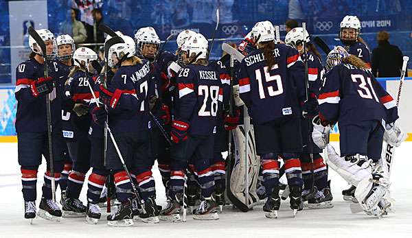 Die Eishockey-Frauen hatten mit den Schwedinnen keine Probleme und zogen ins Finale ein