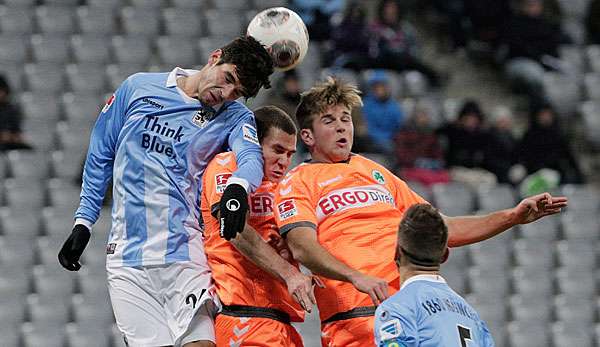 Christopher Schindler (l.) bleibt 1860 München treu