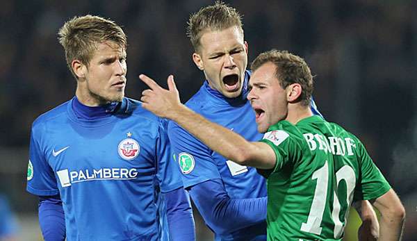 Amaury Bischoff (r.) muss fünf Spiele aussetzen