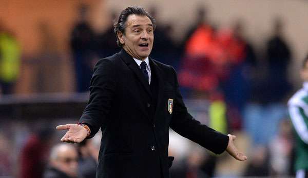 Cesare Prandelli testet vor der WM mit den Italienern gegen Irland 