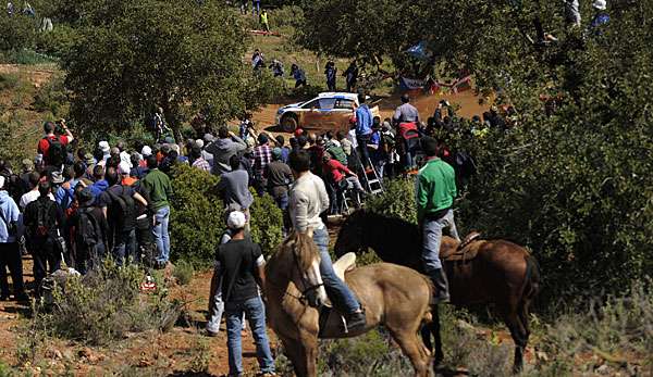 Mirko Hirvonen führt die Rallye Portugal an