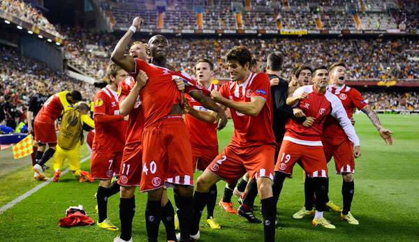 M'Bia erlöst den FC Sevilla und schockt mit dem Last-Minute-Treffer ganz Valencia 