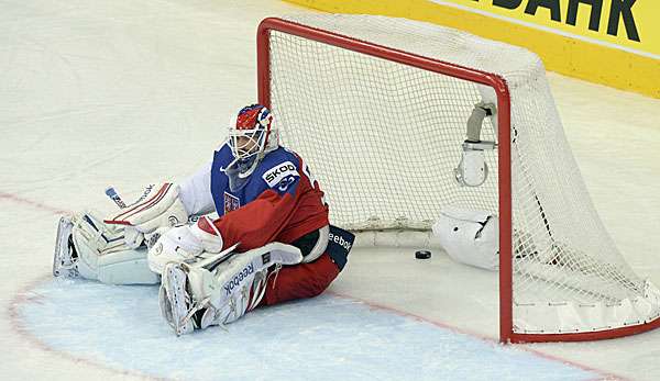 Gefühl von Gewissheit: Tschechiens Goalie Alexander Salak nach einem schwedischen Tor