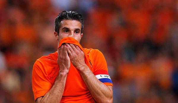 Robin van Persie zog sich im Testspiel gegen Wales eine Verletzung zu