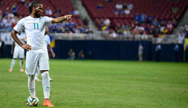 Superstar Didier Drogba muss im ersten Spiel auf der Bank Platz nehmen