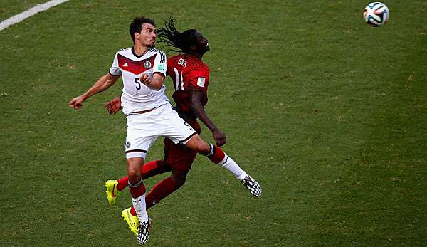 Mats Hummels (l.) liefert eine starke Partie ab - und traf am Ende sogar zum 2:0