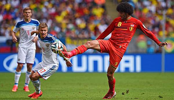 Marouane Fellaini (r.) und seine Belgier hatten mit Russland arge Probleme