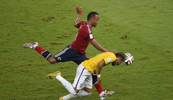 Juan Zuniga entschuldigte sich nach Abpfiff für das Foul an Neymar