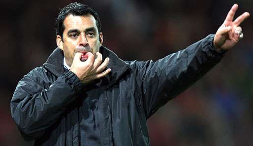Freiburgs Trainer Robin Dutt will gegen den FC St. Pauli den dritten Tabellenplatz zurückerobern