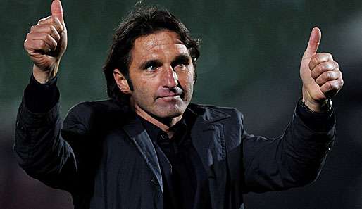 Leverkusens Trainer Bruno Labbadia geht zuversichtlich in das Heimspiel gegen Schalke 04