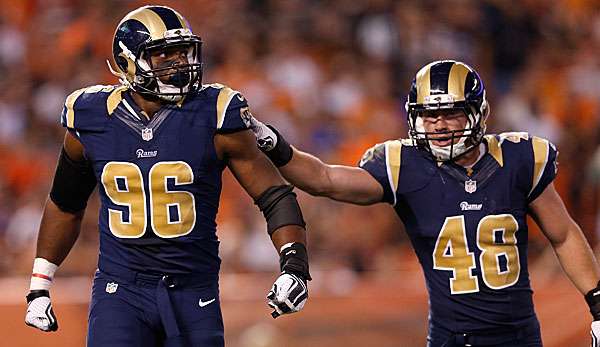 Michael Sam (l.) zeigte eine starke Vorstellung gegen Cleveland 