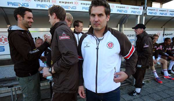 Thomas Meggle (M.) 2012 als Interimstrainer beim FC St. Pauli