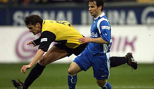 In der letzten Saison noch Gegner, jetzt vereint gegen den KSC: Sebastian Kehl (li.) und Tamas Hajnal