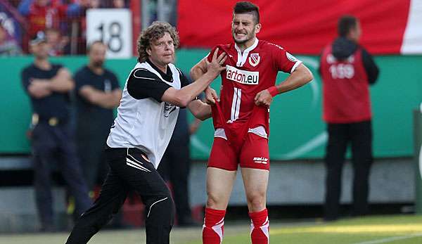 Stefan Krämer (l.) und Energie-DJ Fanol Perdedaj (r.) 