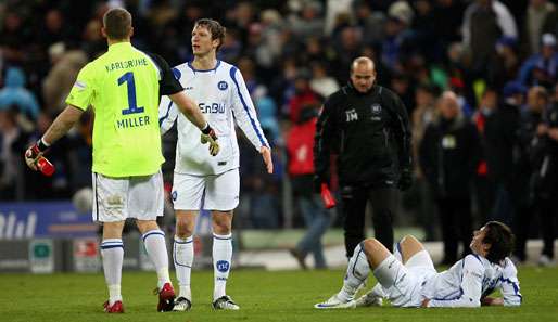 KSC-Keeper Markus Miller ist nach der 0:1-Pleite gegen Borussia Dortmund sichtlich ratlos