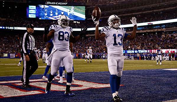 Wide Receiver T.Y. Hilton (r.) feiert einen Touchdown, Dwayne Allen freut sich ebenfalls
