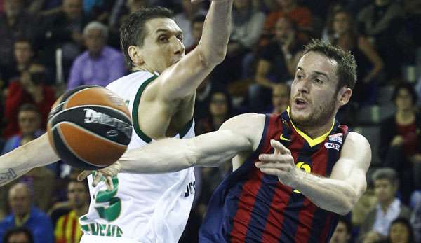 Marcelinho Huertas (r.) gewann mit dem FC Barcelona auch das fünfte Spiel der Saison