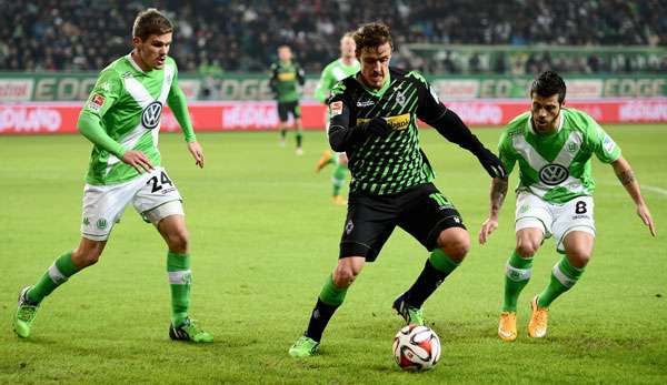 Max Kruse (M.) musste mit seiner Borussia beim VfL Wolfsburg ran 