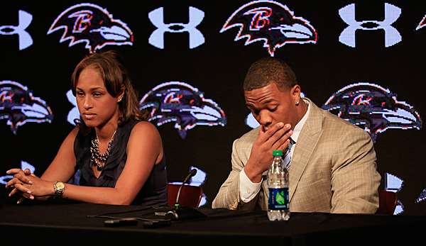 Ray Rice (r.) darf nach dem Aufheben seiner Sperre zurückkehren - doch will ihn überhaupt jemand?