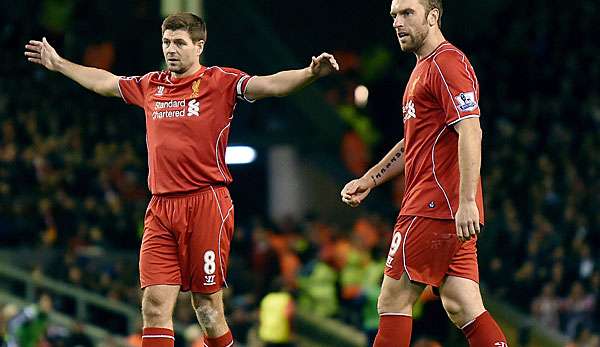 Steven Gerrard (l.) kämpft mit Liverpool um den Einzug in das Achtelfinale