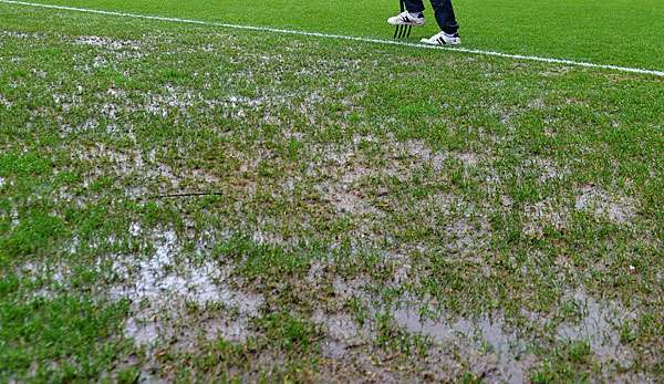 Die Partie zwischen Dortmund und Wehen muss wegen starken Regenfällen abgesagt werden