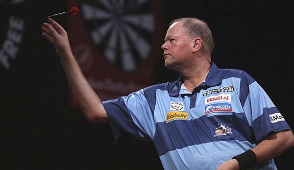 Raymond van Barneveld hatte in der ersten Runde der Darts-WM keine Mühe