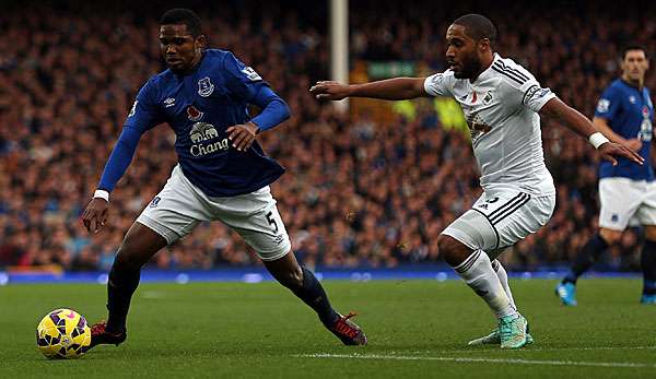 Samuel Eto'o (l.) gelangen in der Premier League in 14 Spielen drei Tore 