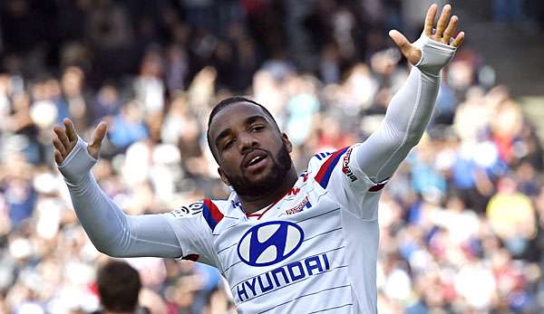 Alexandre Lacazette führt mit großem Abstand die Torjägerliste der Ligue 1 an