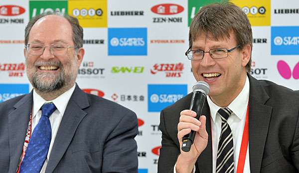  Weikert (r.) wirbt mit einem einheitlichen Regelwerk für die Zukunft des Tischtennis