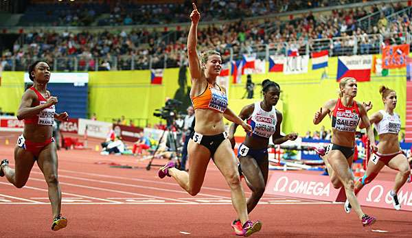 Dafne Schippers (Niederlande) holt sich Gold bei den 60 m. Verena Sailer (2.v.l.) wird Dritte. 