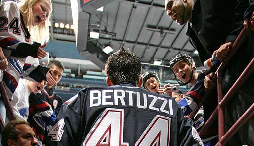 Todd Bertuzzi von den Calgary Flames muss voraussichtlich vier Wochen pausieren