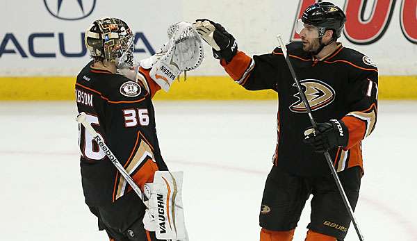 Ryan Kesler (r.) erzielte gegen die Kings das entscheidende Tor