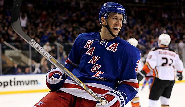 Derek Stepan war der gefeierte Mann beim Kantersieg über die Ducks