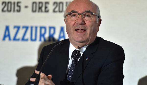 Carlo Tavecchio reagiert auf die Pleite des FC Parma