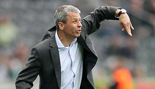 Hertha-Trainer Lucien Favre musste seinem Team gegen den KSC eine Menge Instruktionen geben