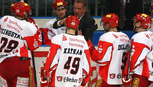 Die Hannover Scorpions um Coach Hans Zach stehen im Pokalfinale