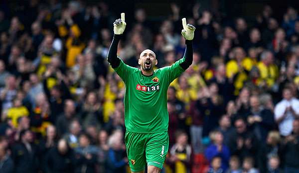 Heurelho Gomes feiert die Rückkehr des FC Watford