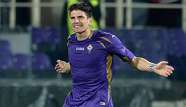 Mario Gomez möchte trotz schwierigen Stand seinen Vertrag in Florenz erfüllen 